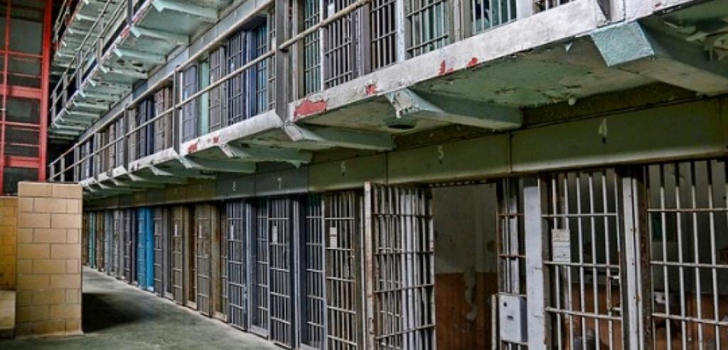 Two tiered prison cell block