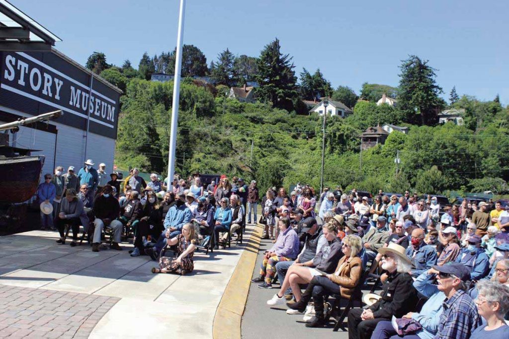 Oregon Residents Unveil Historical Marker in Coos Bay